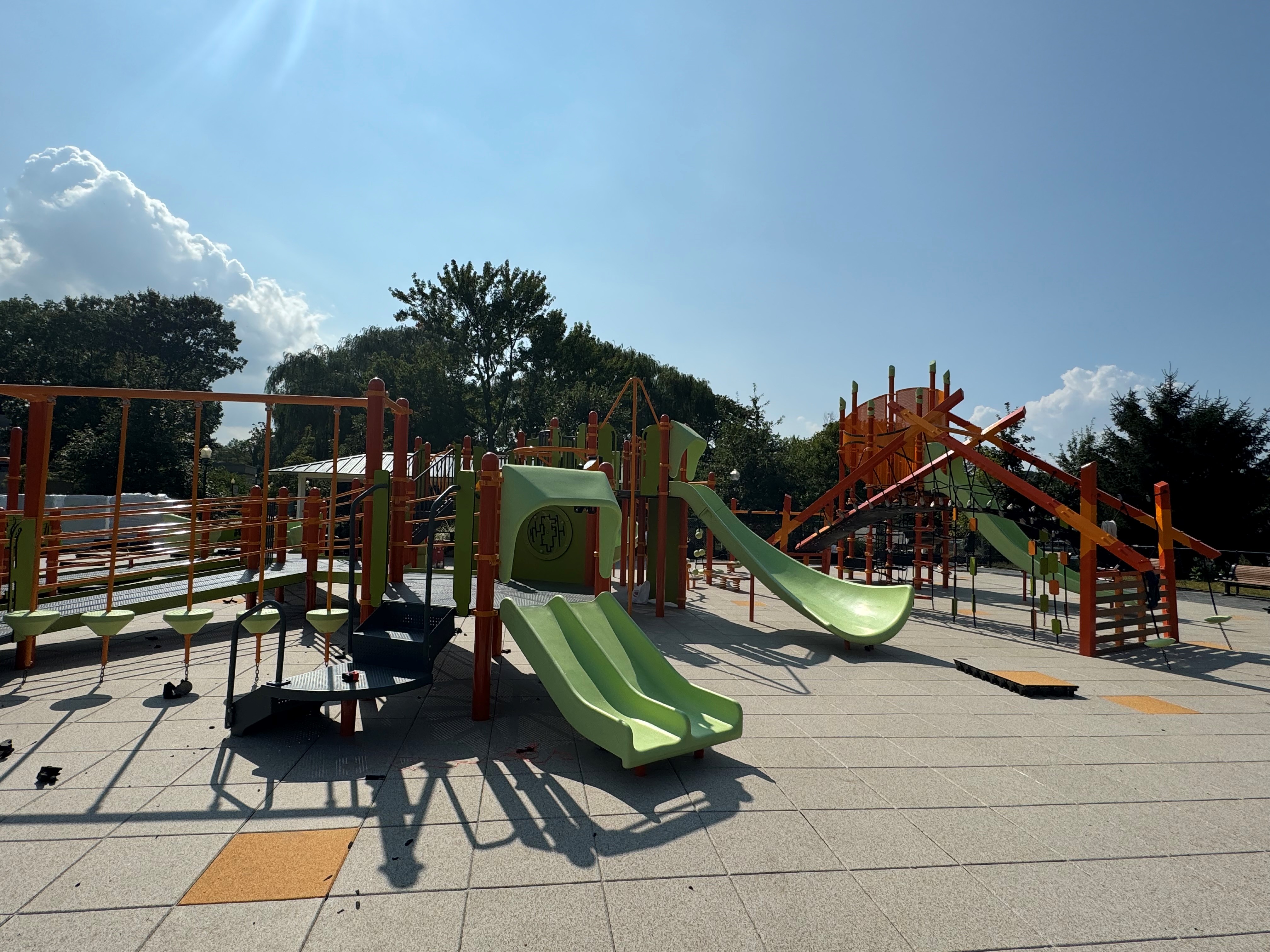 Abren remodelado parque infantil en el Heckscher Park en Huntington