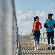 Aproveche el poder de caminar: Beneficios de estar físicamente activo