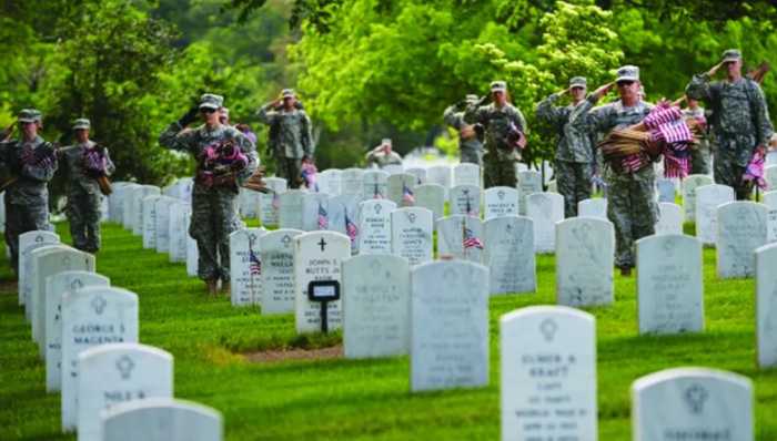 Editorial: Qué significa celebrar Memorial Day (el Día de los Caídos)