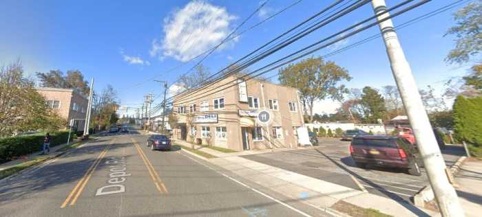Hispanos arrestados en 'deli' de Suffolk por inspección de licores y posesión de droga