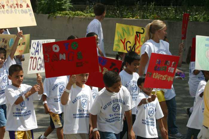 Casi 12 millones de niños hispanos en EEUU están en riesgo por los recortes presupuestarios