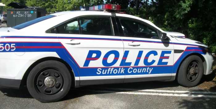 Boxeador hispano, policía de Suffolk, hiere a peatón en accidente por conducir ebrio