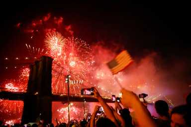 2019-07-05T042808Z_921771825_RC139656A230_RTRMADP_3_USA-JULYFOURTH-NYC-FIREWORKS