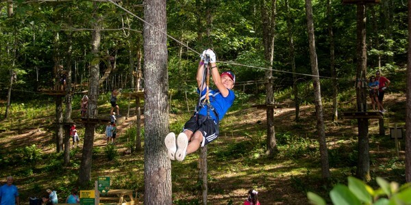 Vívelo LI : Boleto de escalada 2x1 para Papá en The Adventure Park