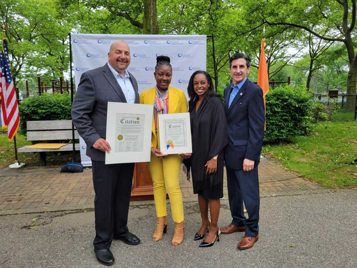 Celebran el Día de la Defensa de los Niños en Eisenhower Park
