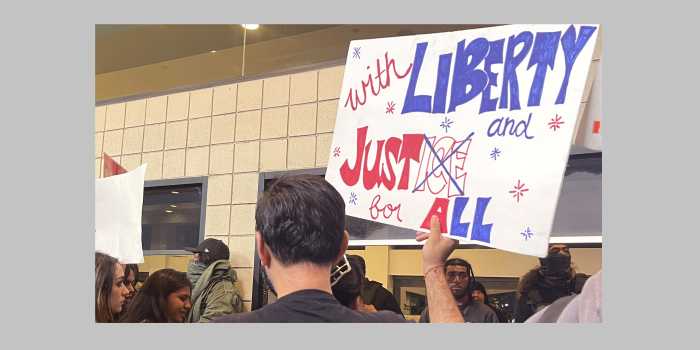 Grupos civiles alertan de peligros por fallo que permite a EEUU deportar a terceros países