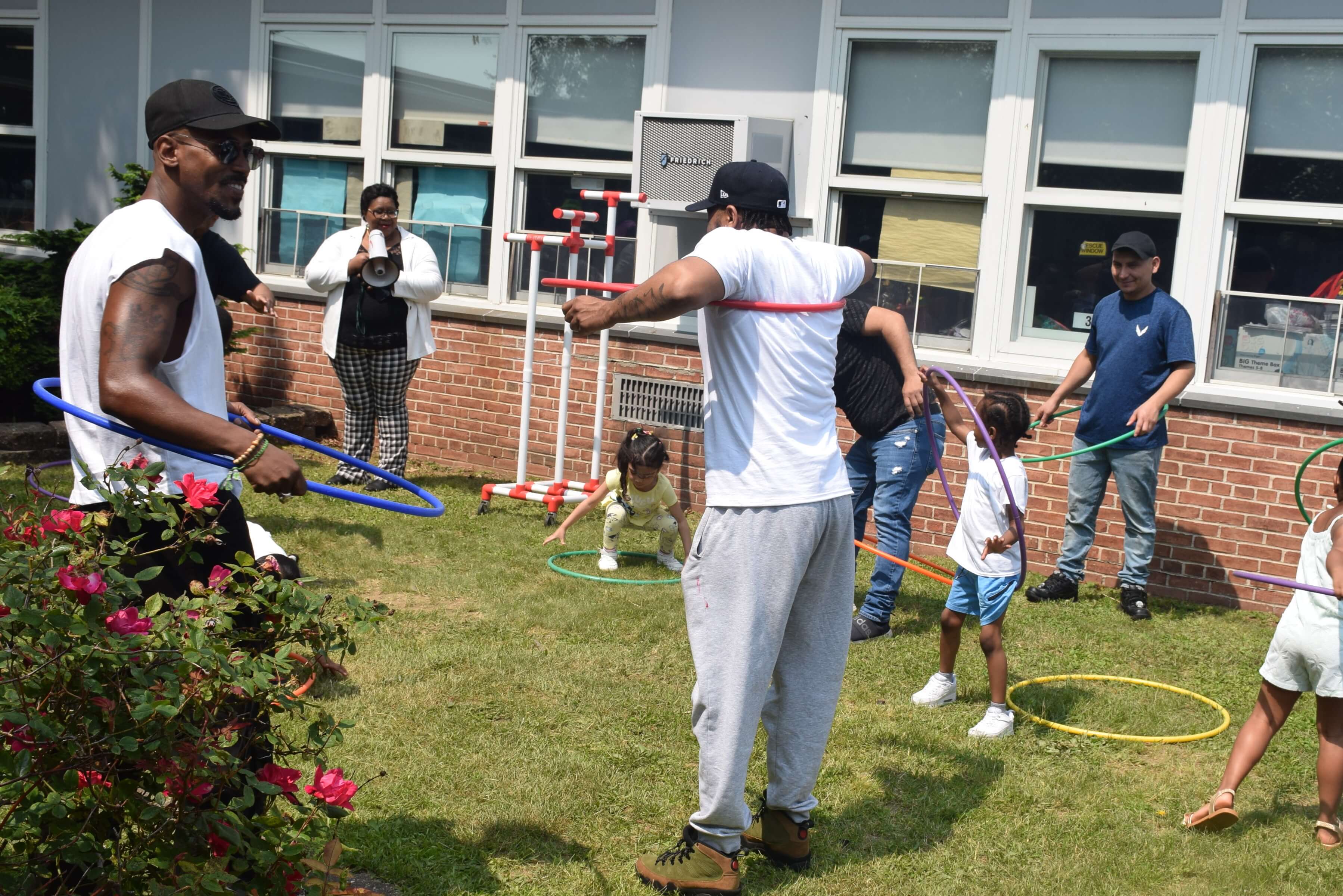 Estudiantes de Pre-K de Amityville celebran el Día del Padre