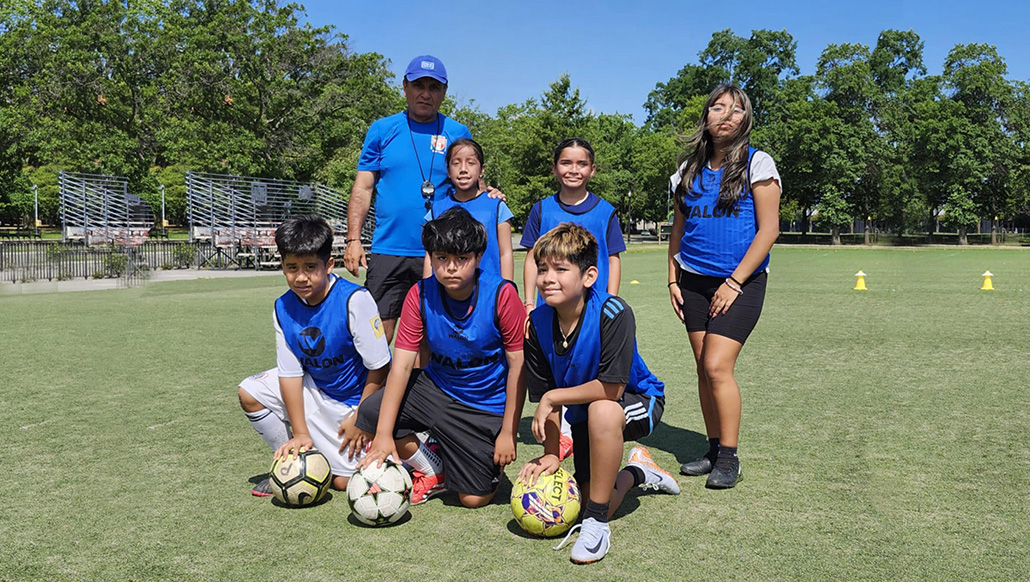 Ofrecen clases gratis de fútbol en Parque Flushing para niños de 6 a 13 años