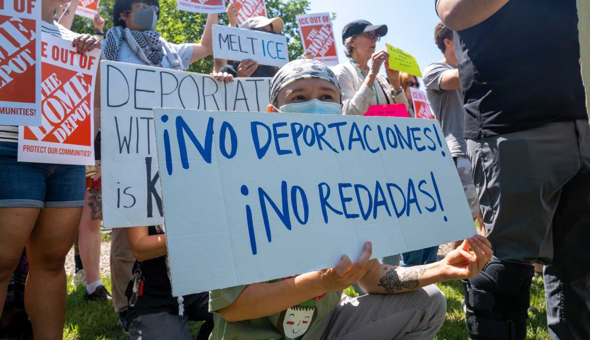 Congresista Laura Gillen y grupo bipartidista presentan proyecto de reforma migratoria integral