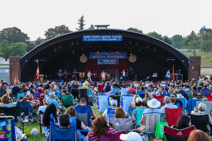 Blakeman da inicio al verano con espectacular concierto latino en Eisenhower Park