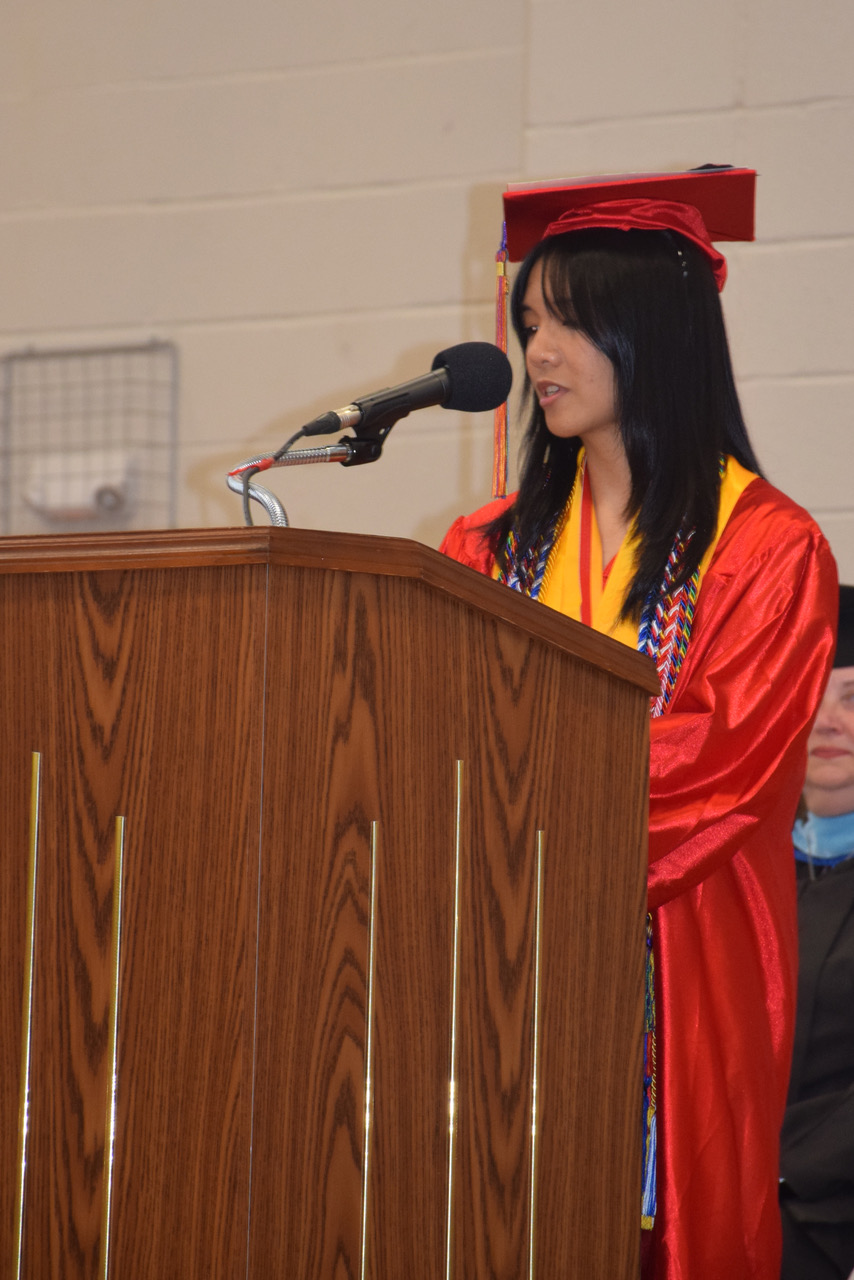 Brilla con luz propia la Clase 2025 de Amityville Memorial High School