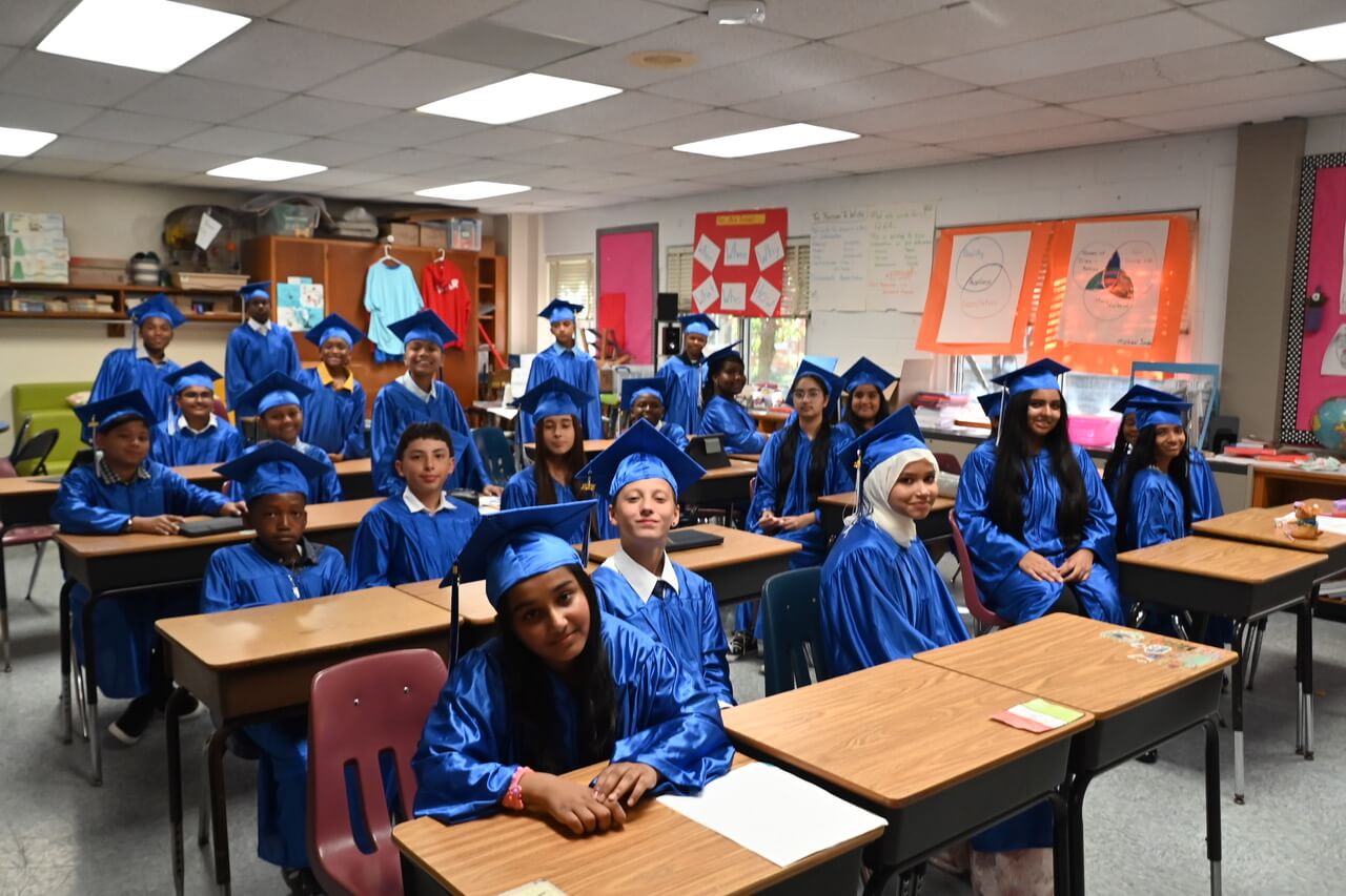 Graduados de 6to Grado de Valley Stream promovidos a la Secundaria