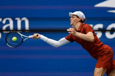 El número 1 del mundo Jannik Sinner arrolla a Vit Kopriva en inicio del US Open
