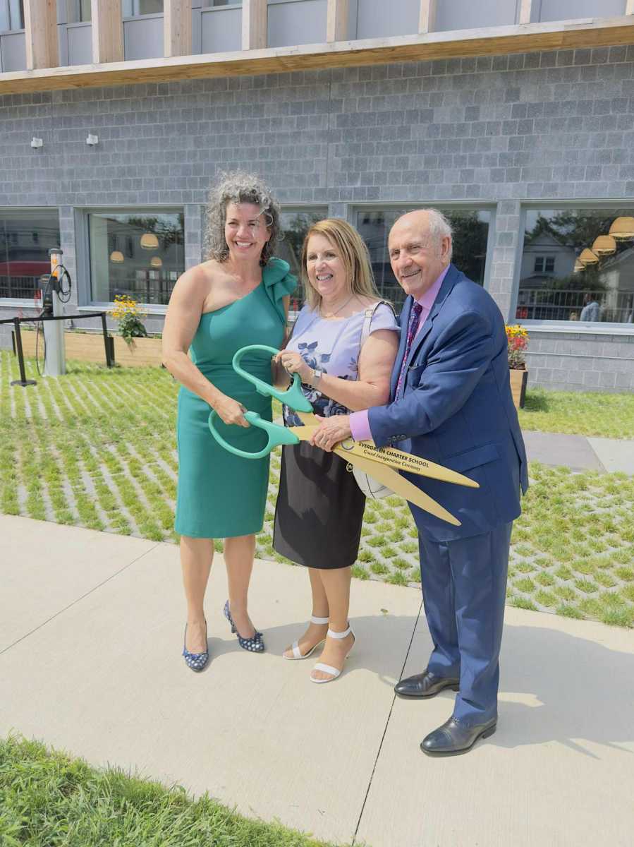 Escuela Secundaria Evergreen Charter School, un sueño hecho realidad en Hempstead