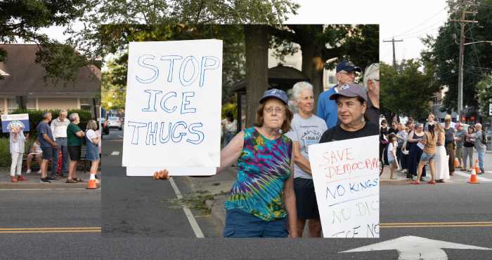 ¡Le dicen no a ICE! ... Los habitantes de Port Washington iluminan un mar de oscuridad