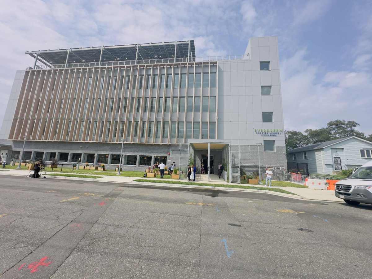 Escuela Secundaria Evergreen Charter School, un sueño hecho realidad en Hempstead