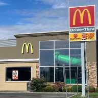 ICE arresta a venezolano, gerente de McDonald's, tras presentarse a un control de inmigración en Bethpage