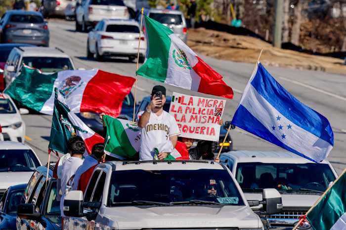 Inician celebraciones del Mes de la Herencia Hispana en medio de las redadas migratorias