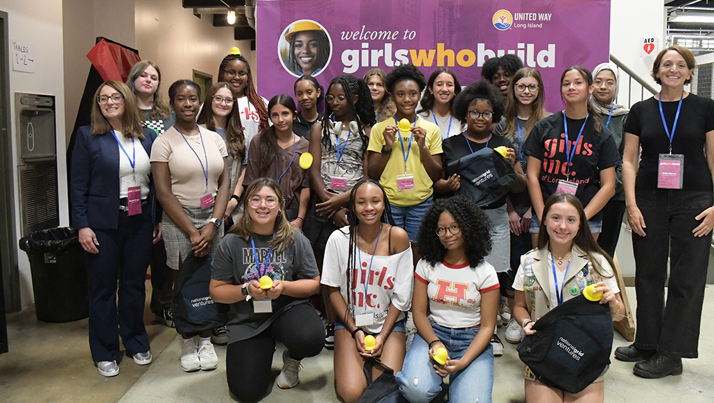 United Way of Long Island inspira a las jóvenes en la construcción, la ingeniería y las energías limpias