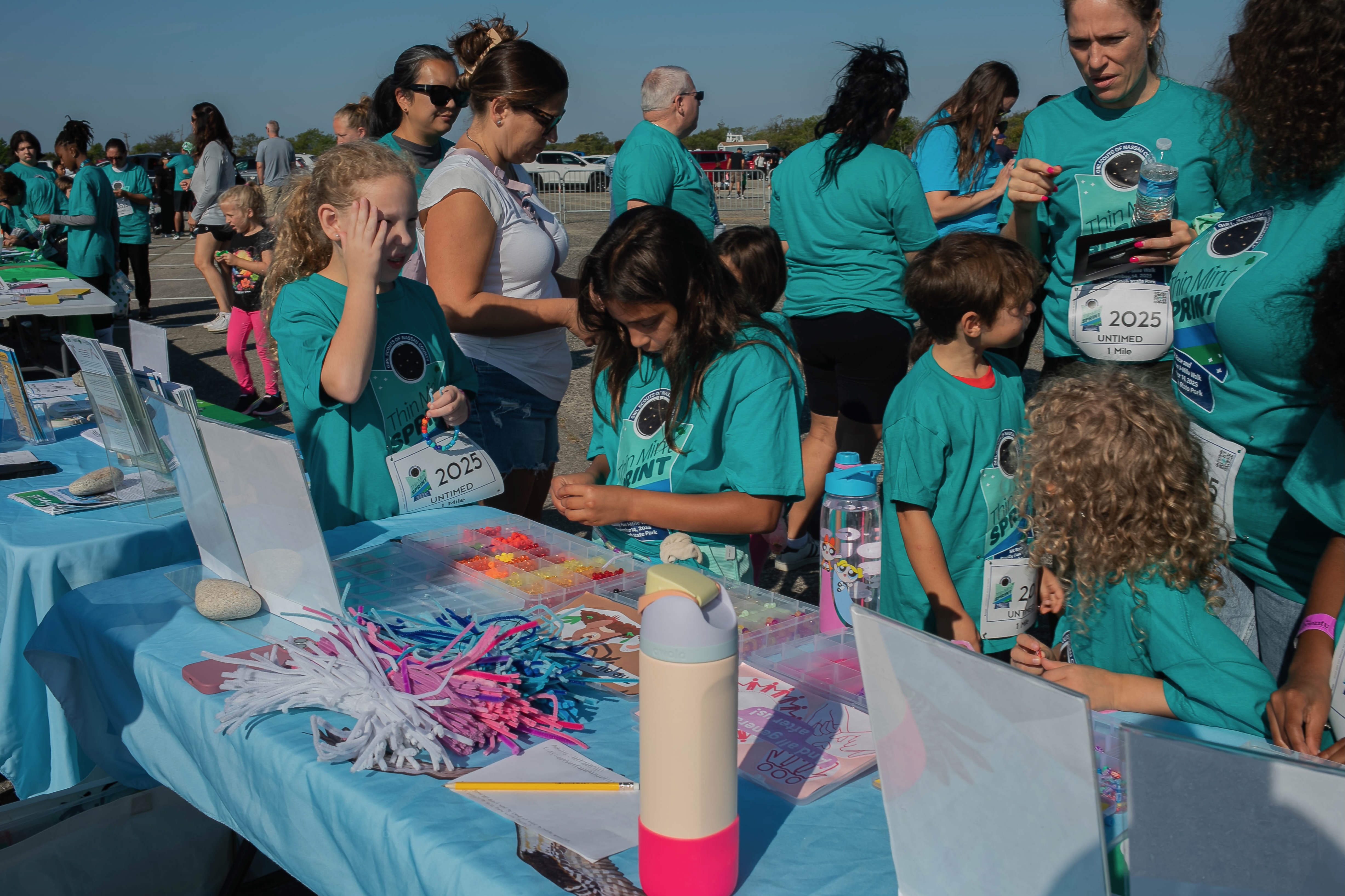 Las Girl Scouts de Nassau unen a la comunidad en carrera y caminata familiar
