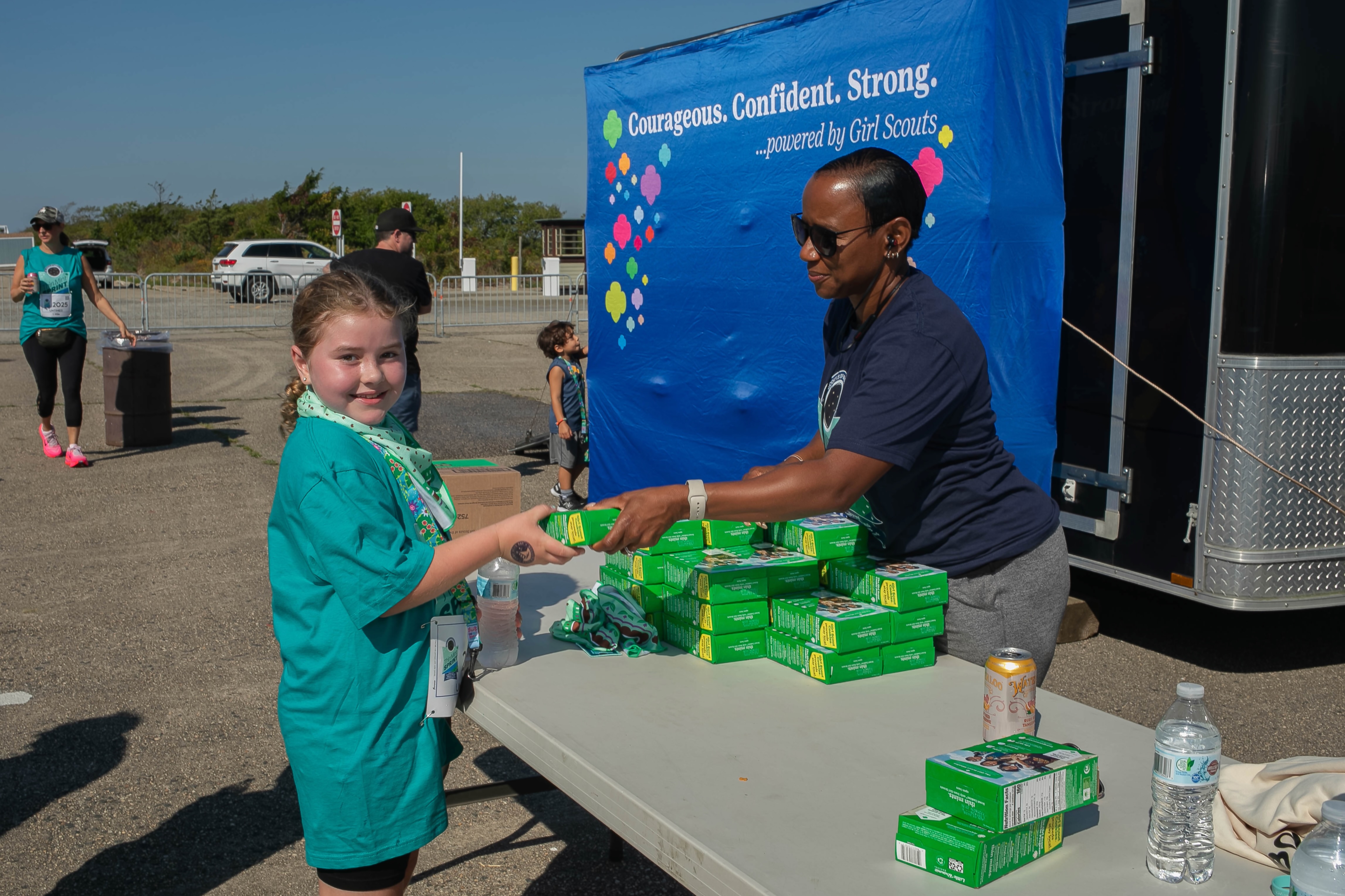 Las Girl Scouts de Nassau unen a la comunidad en carrera y caminata familiar