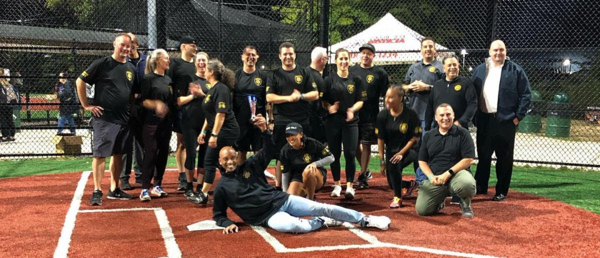 Torneo de kickball en Suffolk crea conciencia sobre la violencia doméstica