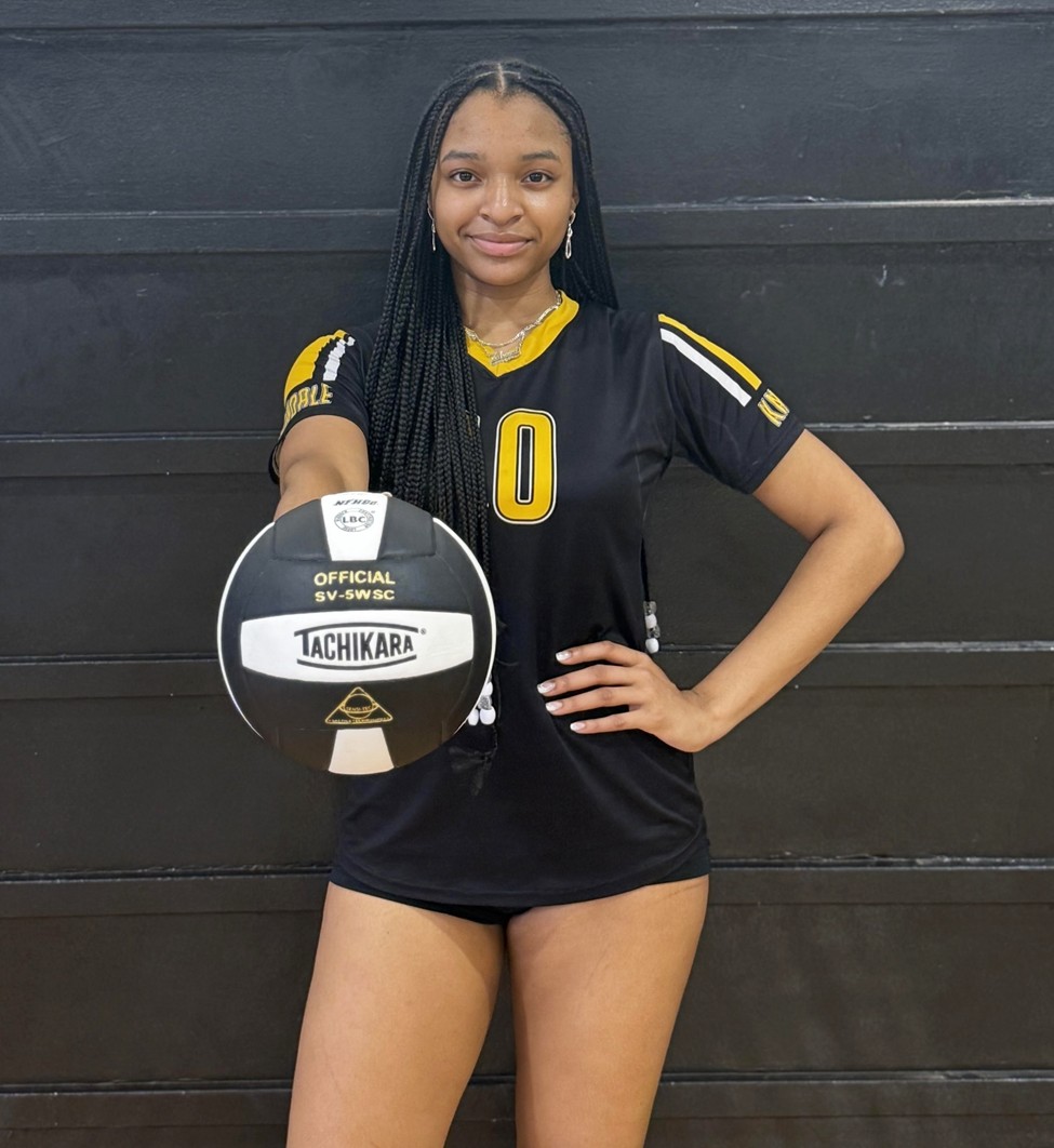 Estudiante de Uniondale nombrada entre las mejores jugadoras de voleibol en Long Island
