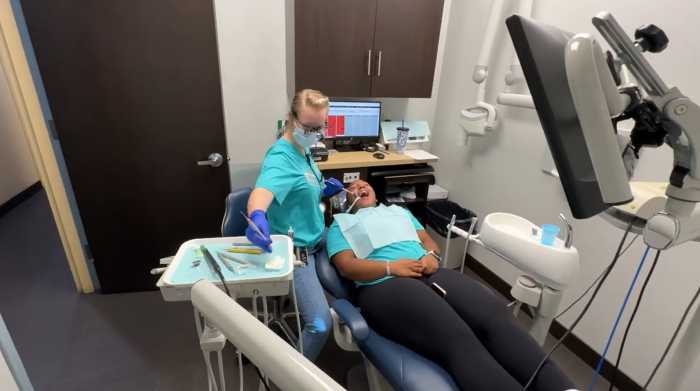 Clínica dental de Babylon ofrece atención gratuita para apoyar a la comunidad