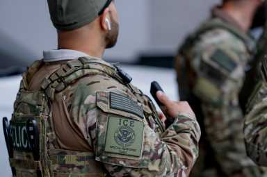 Agentes de USCIS podrán portar armas, hacer arrestos y ordenar deportaciones expeditas