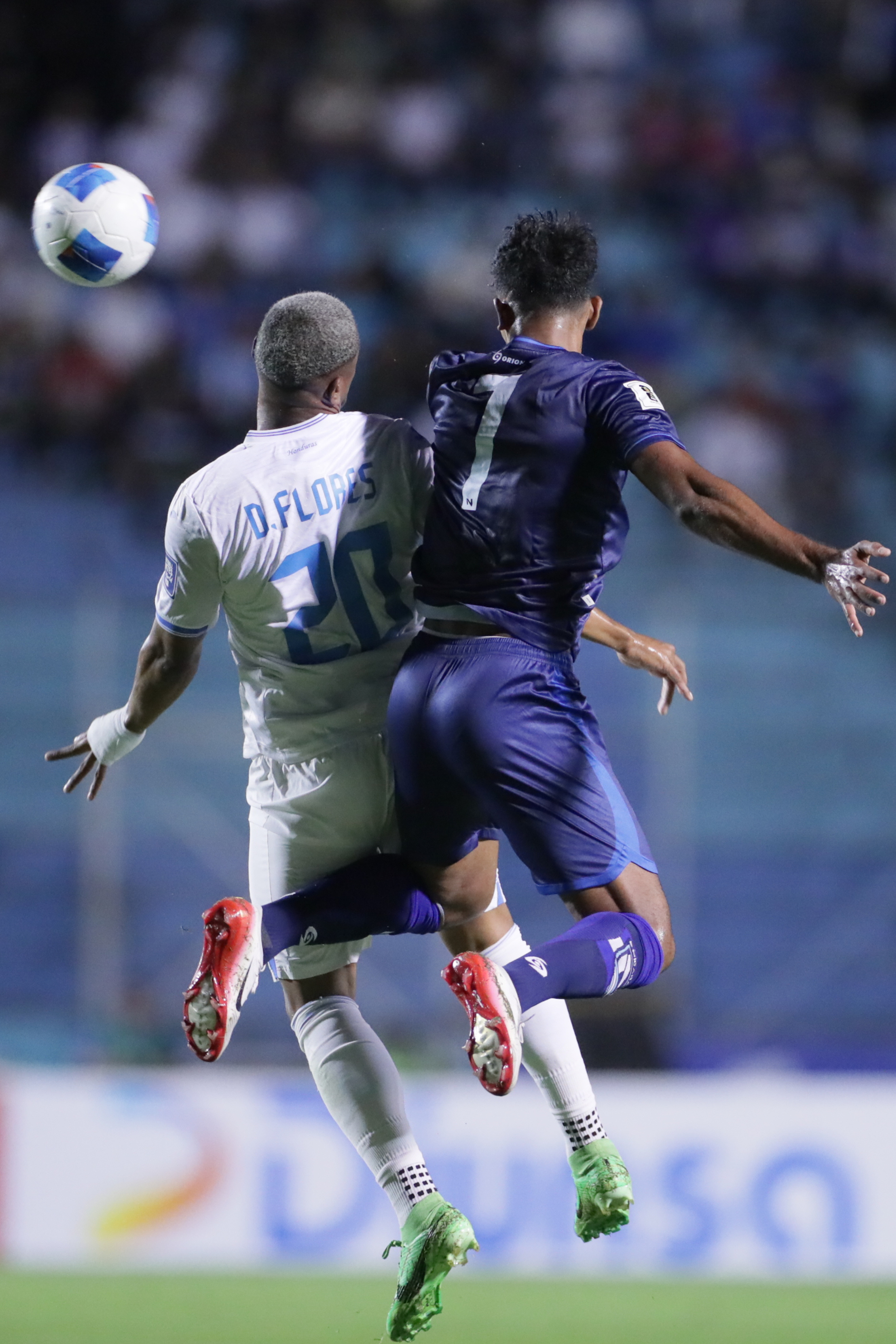 Honduras blanquea a Nicaragua y es líder en las Eliminatorias
