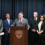 Ejecutivo Romaine y el SCPD anuncian nuevas iniciativas antiterroristas en el condado de Suffolk