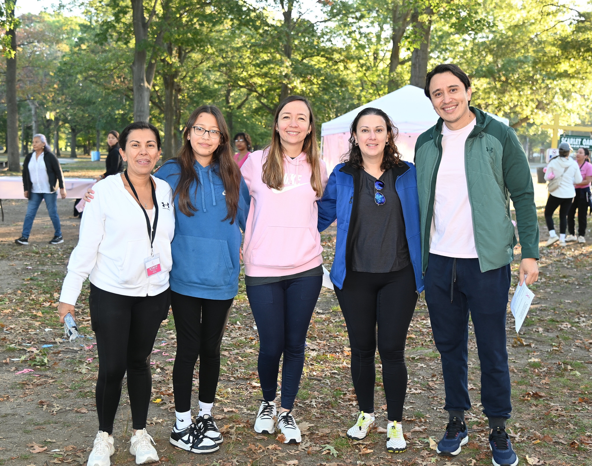 Caminata de Betty’s Breast Cancer Foundation irradia energía positiva, amor y esperanza