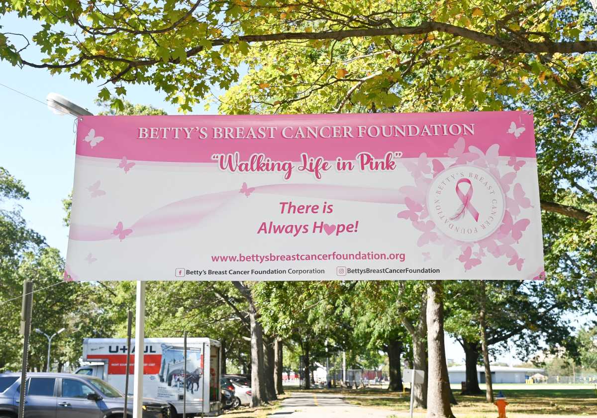 Caminata de Betty’s Breast Cancer Foundation irradia energía positiva, amor y esperanza