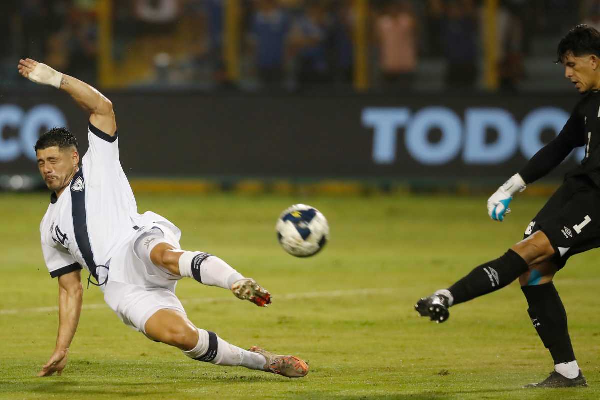 Eliminatorias: Guatemala hunde a El Salvador y recupera la esperanza