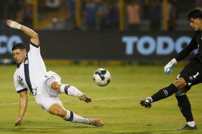 Eliminatorias: Guatemala hunde a El Salvador y recupera la esperanza