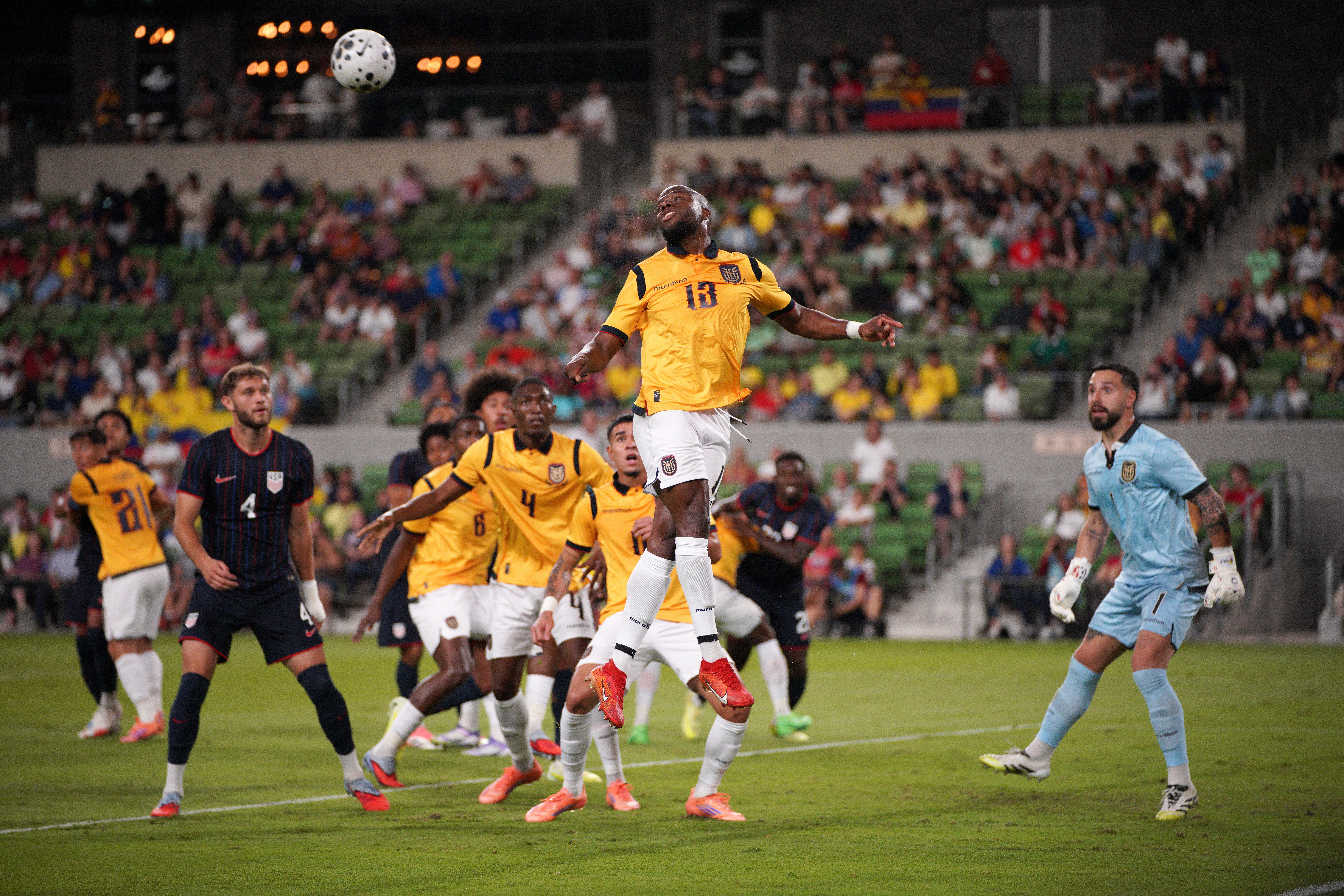 EEUU rescata vibrante empate 1-1 con Ecuador en duelo de Fecha FIFA