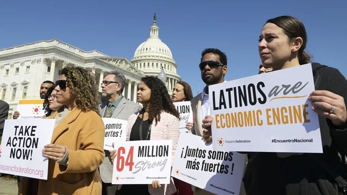 Sindicatos de EEUU y Puerto Rico condenan políticas de Trump contra la comunidad hispana