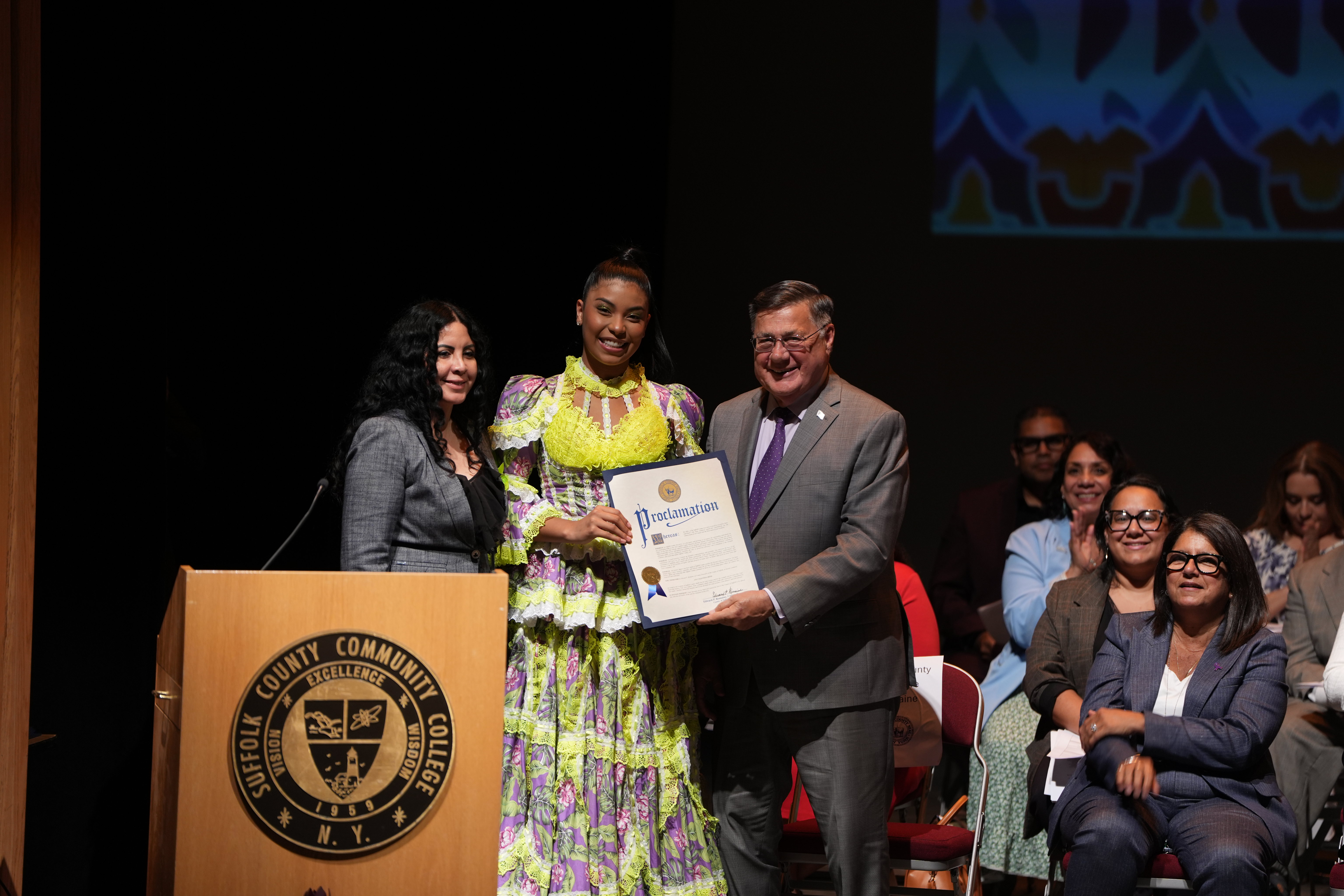 Suffolk celebra Mes de la Herencia Hispana reconociendo a personas y organizaciones destacadas