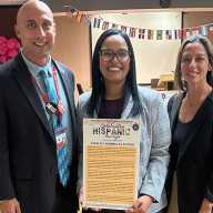 Orgullo Hispano: Educadora de Amityville recibe homenaje de Senadora Martínez