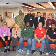 Rinden homenaje a veteranos locales en la Amityville Memorial High School