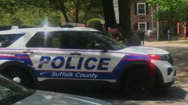 Hispano arrestado por conducir con 80 suspensiones de licencia en Suffolk