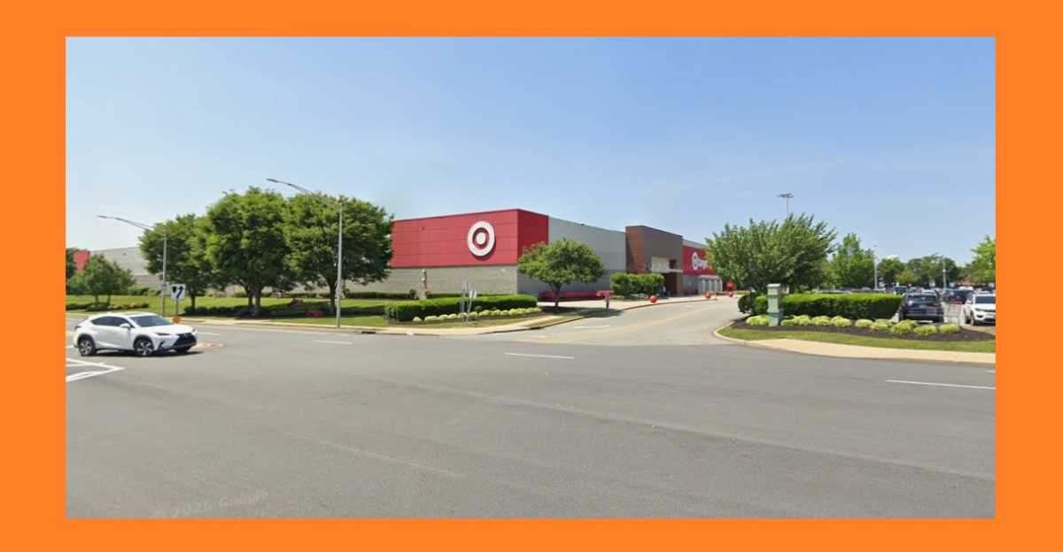 Dos hispanos arrestados en Westbury y entregados a ICE para su deportación