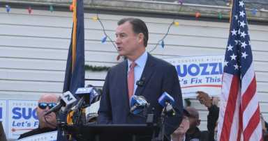 Suozzi y Murphy presentan proyecto de ley bipartidista para garantizar el respeto de los deseos al final de la vida