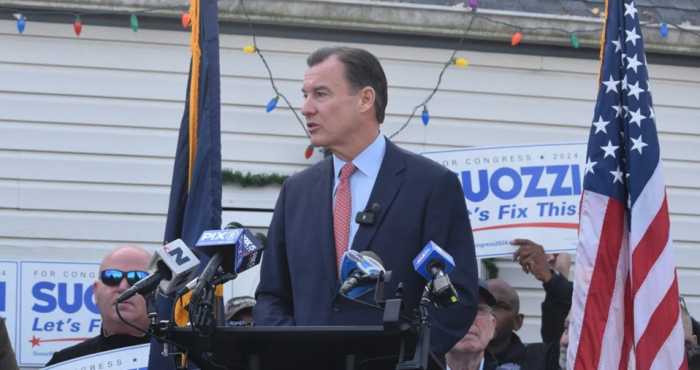 Suozzi y Murphy presentan proyecto de ley bipartidista para garantizar el respeto de los deseos al final de la vida