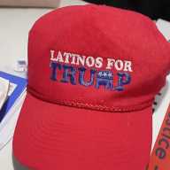 Más de un tercio de hispanos que votaron por Trump dicen estar arrepentidos