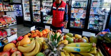 Congresista Gillen alerta ante la restricción alimentaria impuesta por los republicanos a familias de Long Island