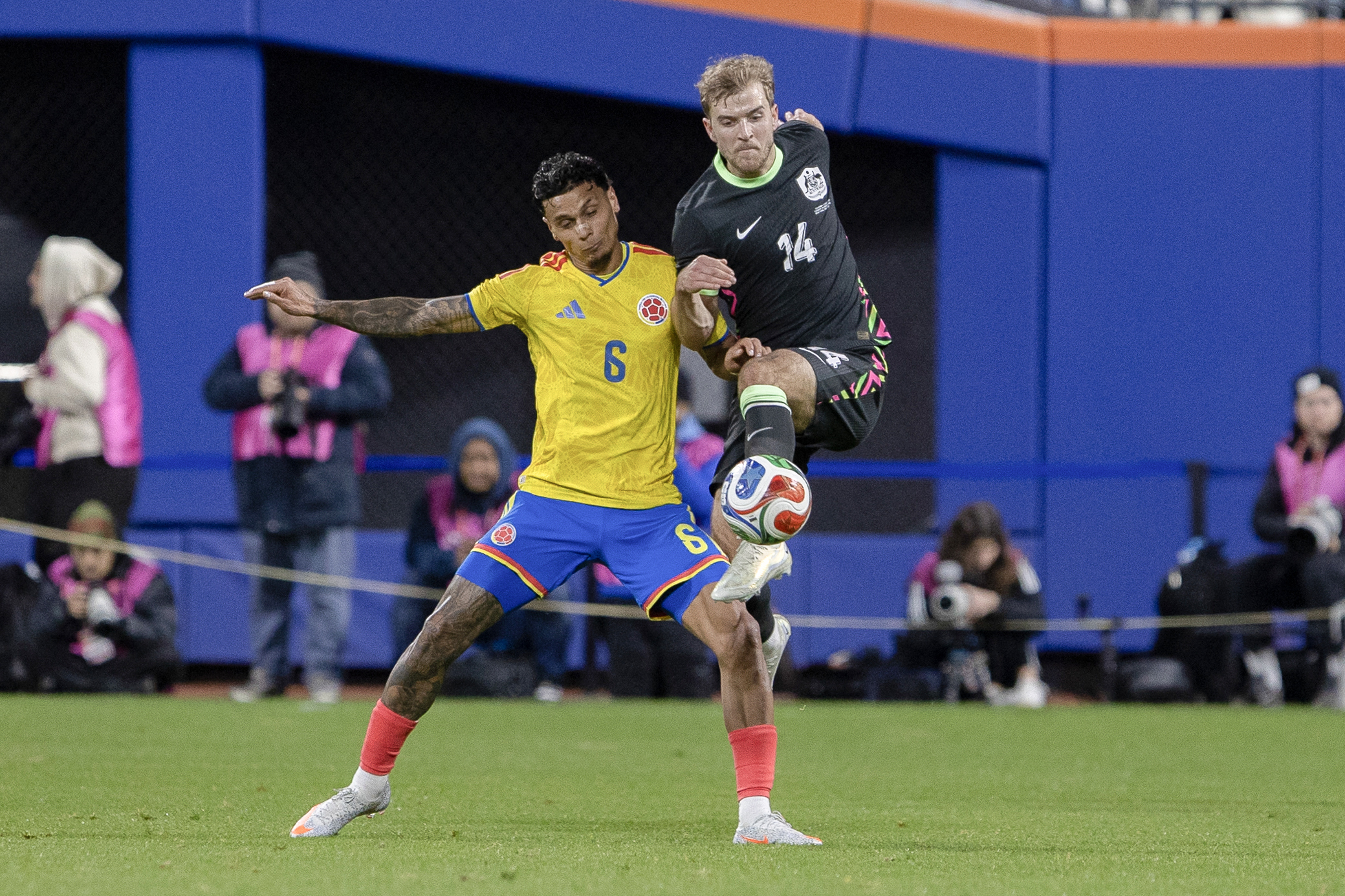 Colombia golea a Australia y calienta el Citi Field de Queens