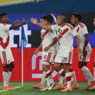 Perú deja helado a Rusia ... La ‘Blanquirroja’ renovada rescata empate de visita