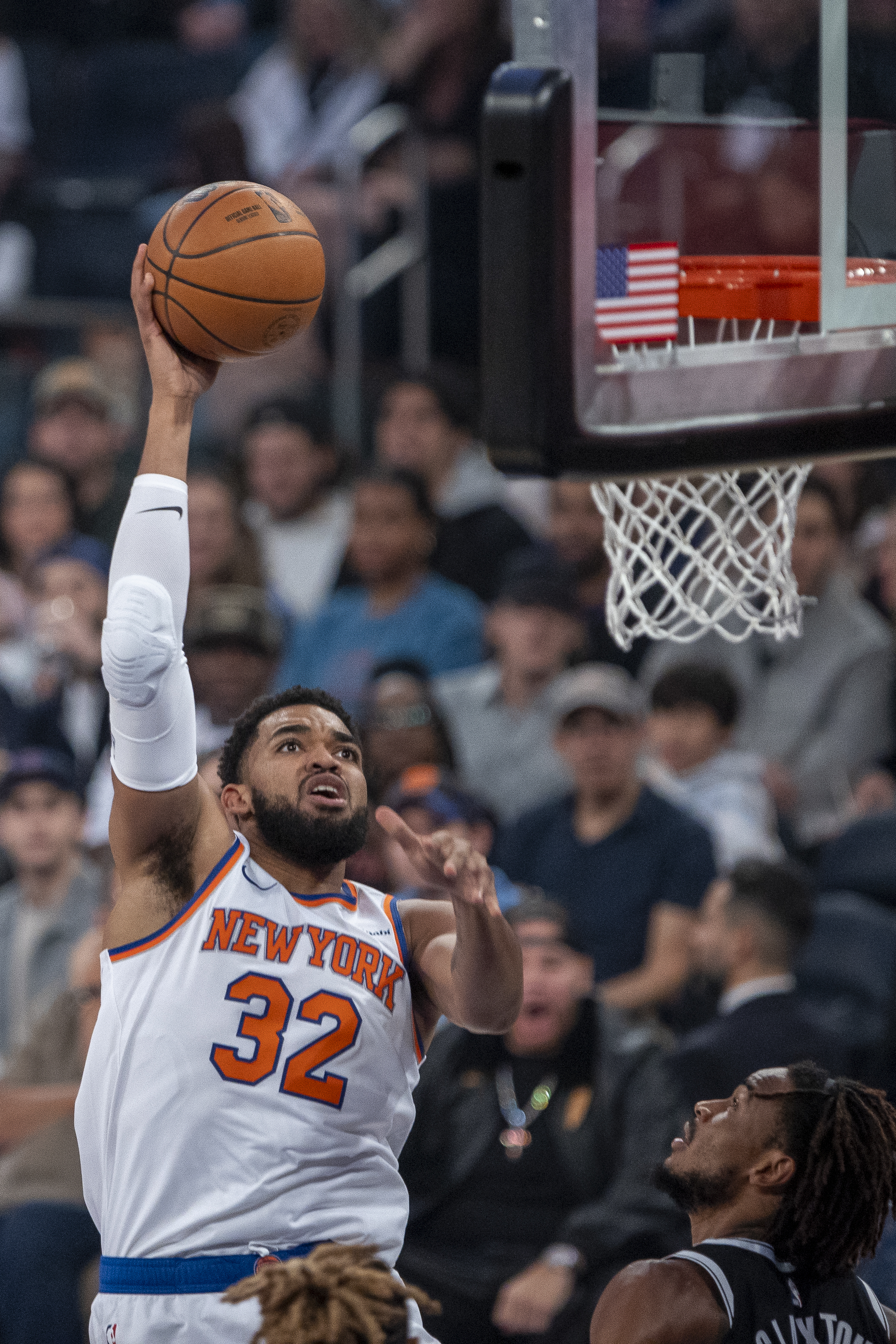 New York Knicks arrollan a Brooklyn Nets en clásico de la "Gran Manzana"