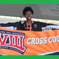 Estudiante de Uniondale campeón de cross country en Clase I del condado de Nassau